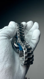 KDW Black Dial Stainless Steel Men’s Watch – Premium Silver Bracelet Watch
