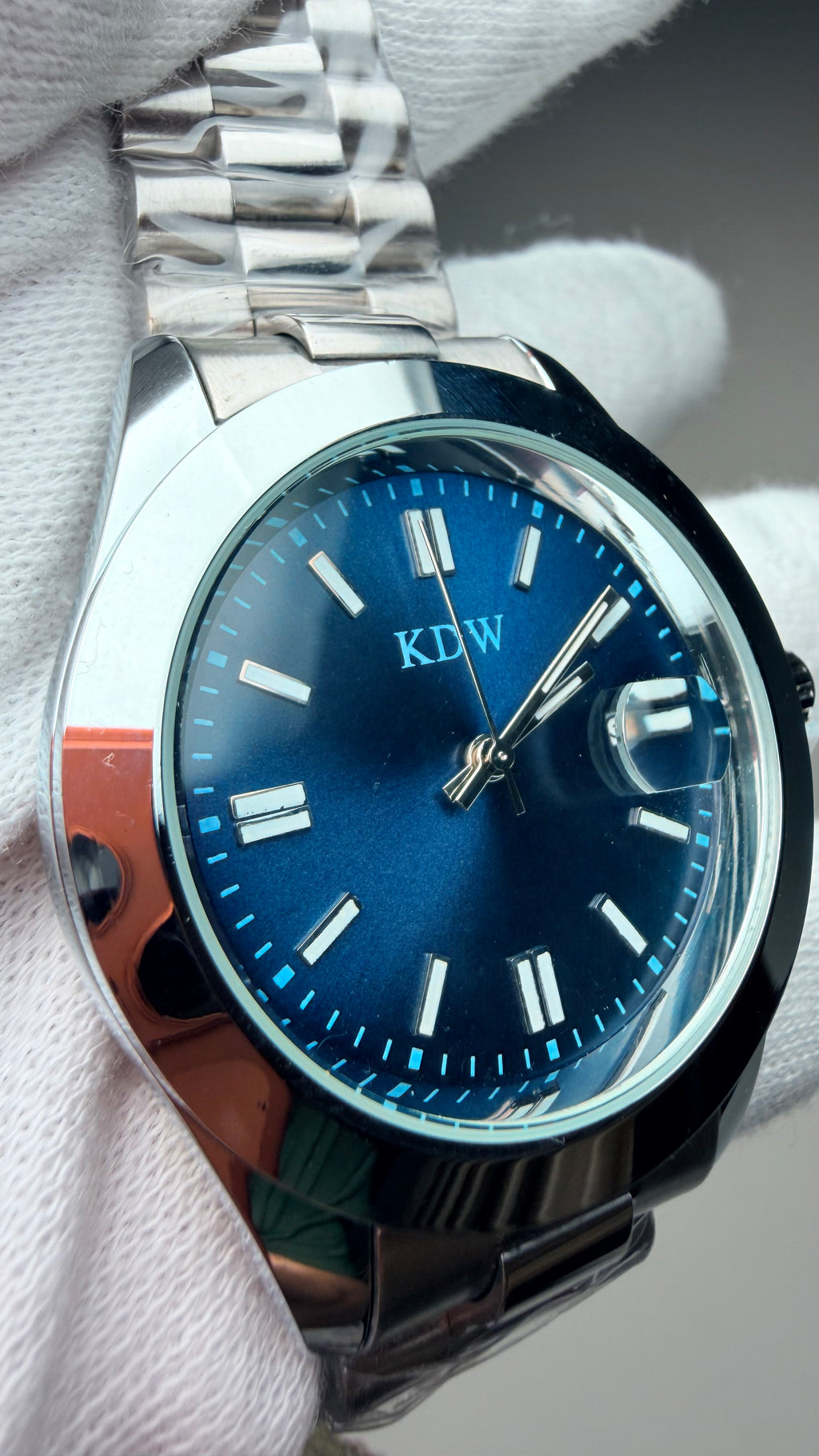 KDW Blue Dial Stainless Steel Men’s Watch – Premium Silver Bracelet Watch